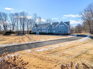 31 Currituck Rd, Newtown, CT 06470