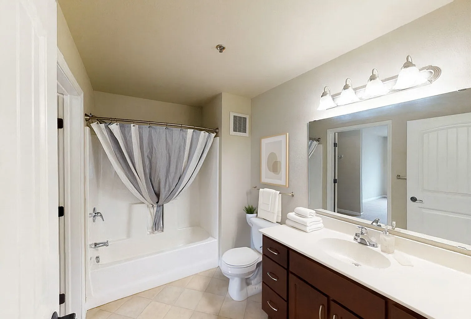 Renaissance Heights Apartment Homes — Photo 4