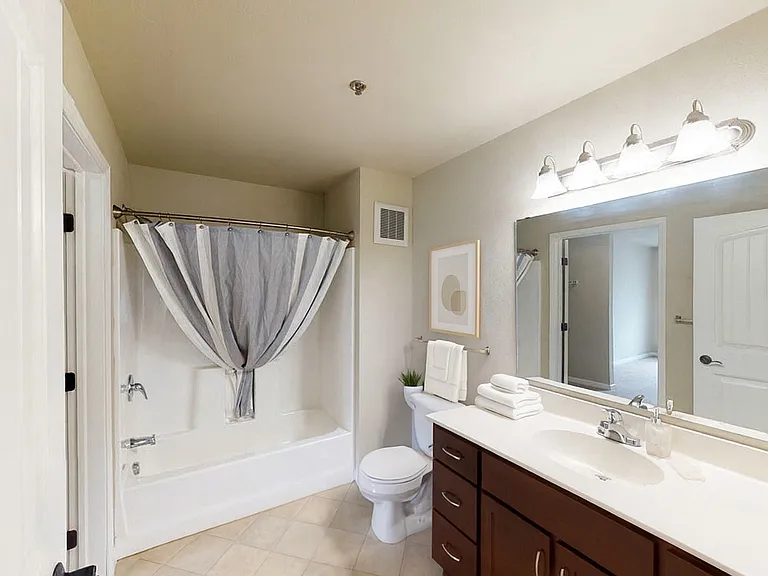 Renaissance Heights Apartment Homes — Photo 4