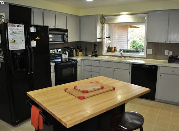 3rd image of 2650 SE Golden Rod Ct