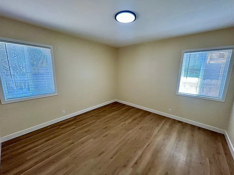 1254 Lillian Ave — Photo 10