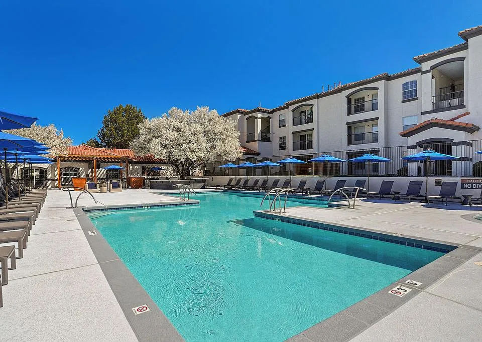 La Ventana Apartments
