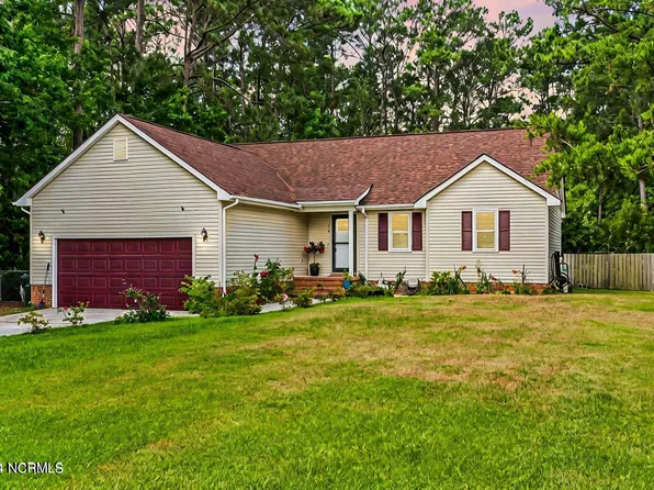 828 Wood Creek Drive, Hubert, NC 28539