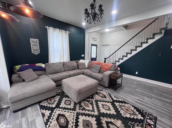 509 E Prairie St, Centerville, IA 52544