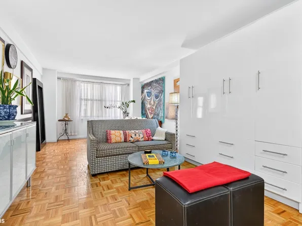 520 East 72nd Street image 2 of 14