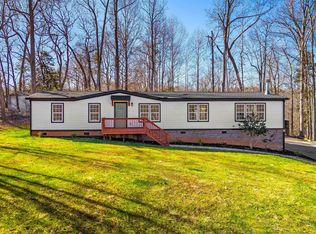 27 Henry Clark Ln, Greer, SC 29651