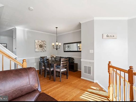 5th image of 1102 Hampton St