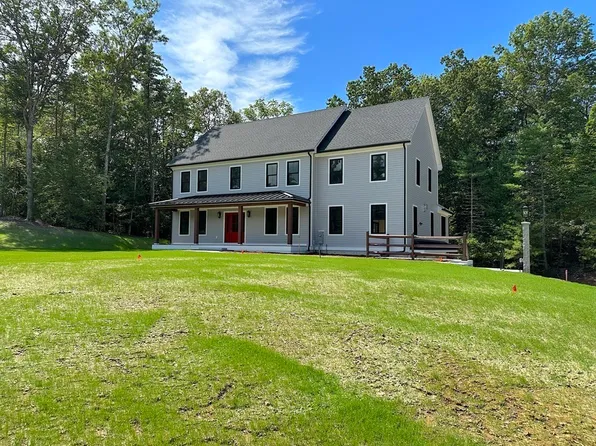 4 Maple Ave, Groton, MA 01450