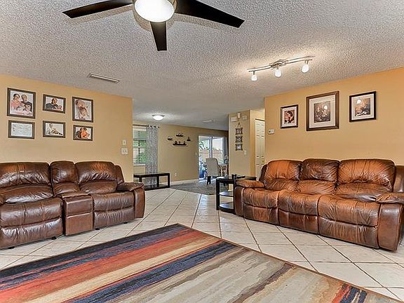 3rd image of 4705 Fox Hunt Dr