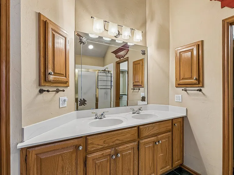 1820 Chelsea Dr — Photo 24