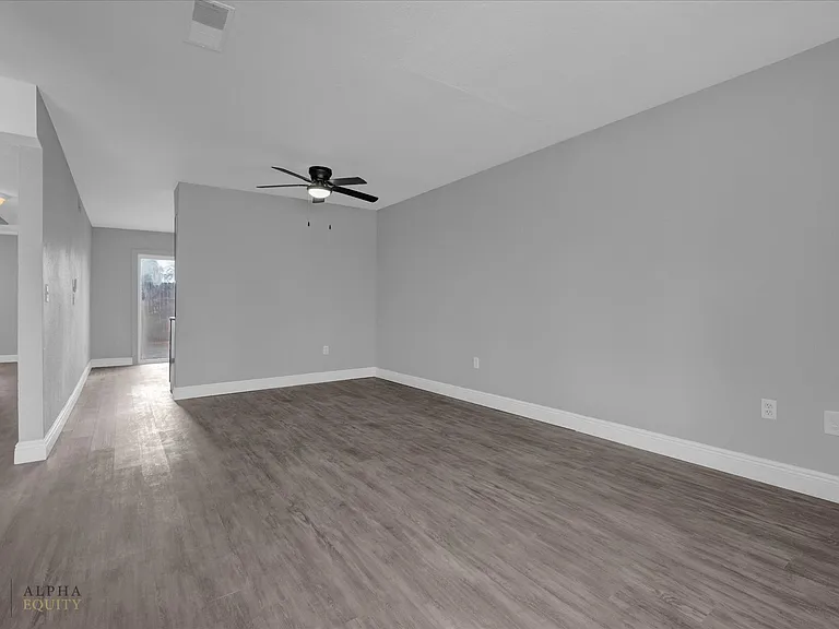2418 Skan Ct #15-C — Photo 5