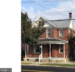 127 E Penn Ave, Robesonia, PA, 19551