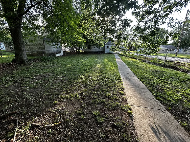 1780 N Gulick Ave — Photo 11