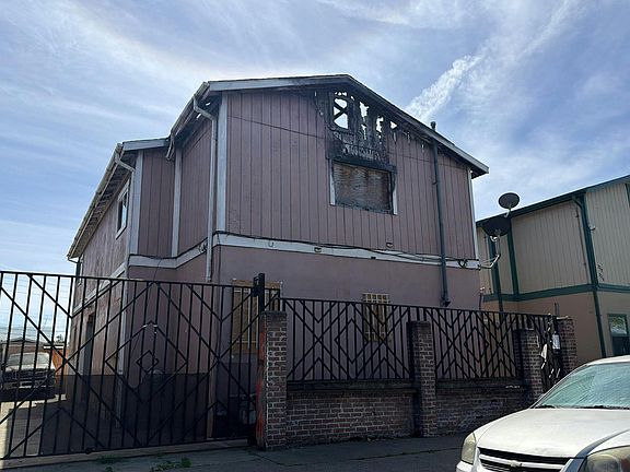 3rd image of 2718-2720 73rd Ave