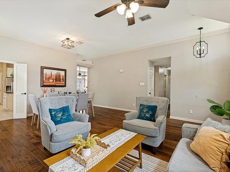 11410 New Orleans Dr — Photo 7