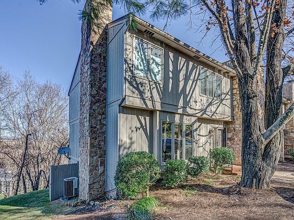 3rd image of 3428 Stonehenge Sq