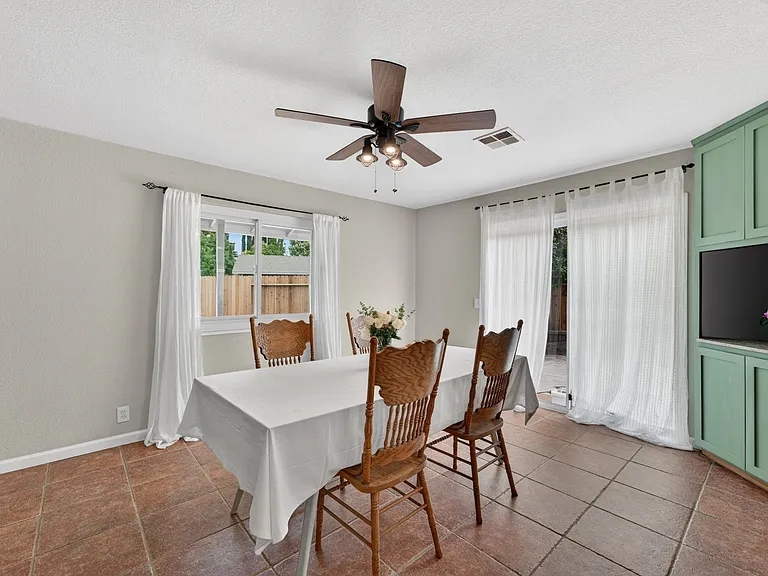 420 Colusa Pl — Photo 14