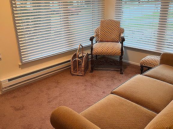 Front sun room / sitting roo