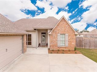 20063 Amarie Dr, Livingston, LA 70754