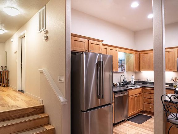 5th image of 237 Dunthorpe Dr
