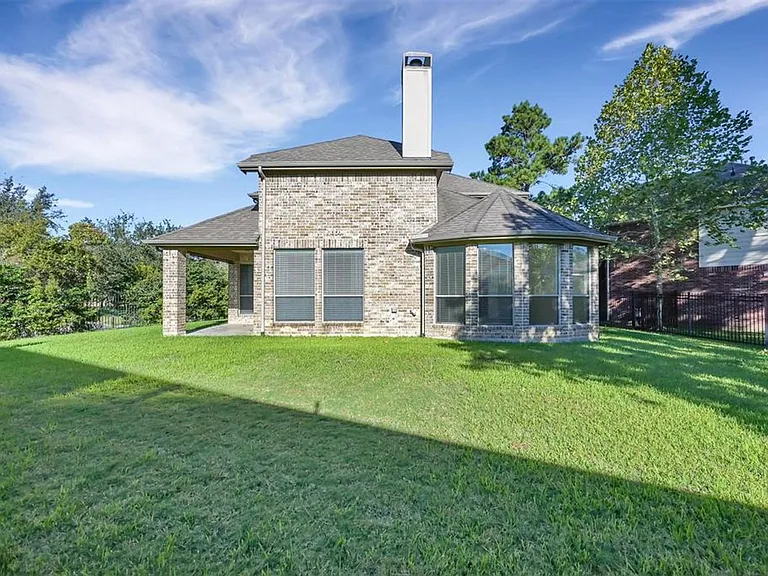 2 Maitland Ct — Photo 39