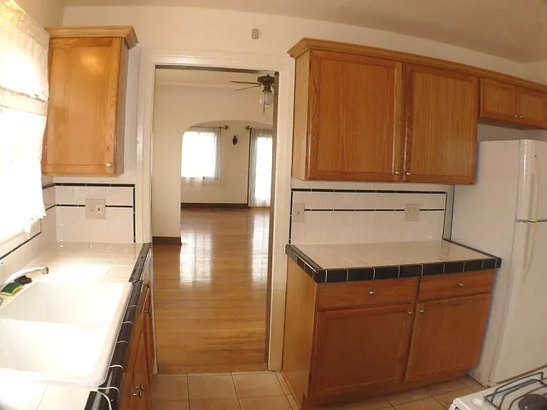 762 Orizaba Ave — Photo 10