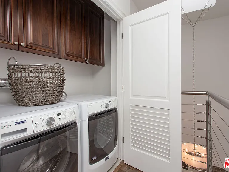 907 S Shenandoah St #302 — Photo 15