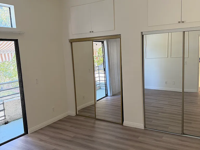 1801 W Victory Blvd #109 — Photo 3