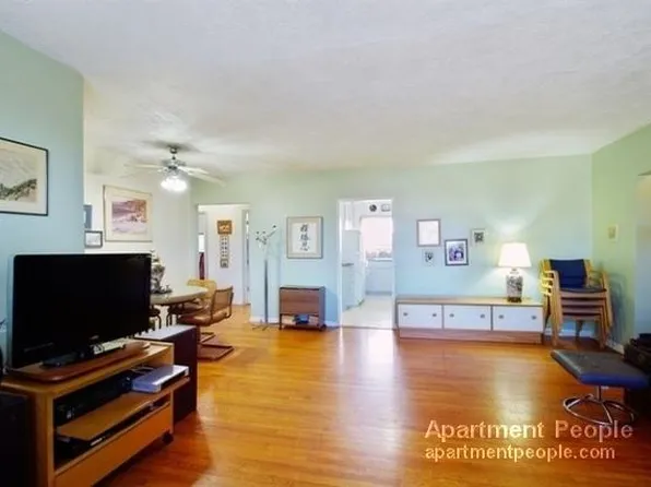 2619 W Fitch Ave #3, Chicago, IL 60645