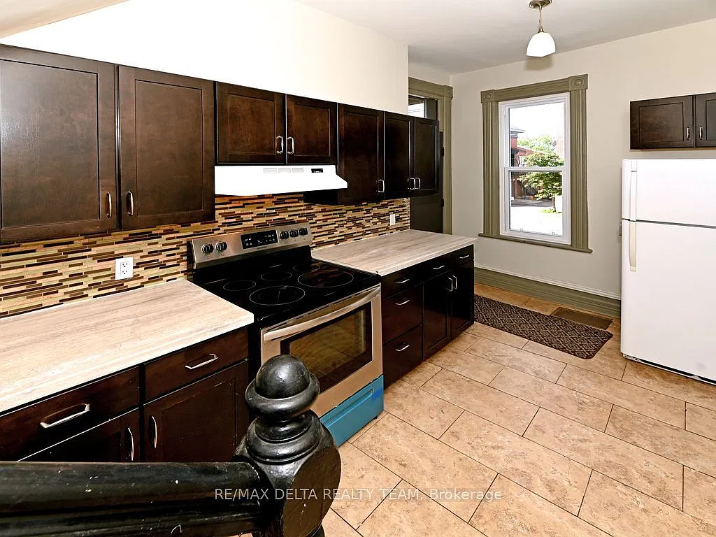2 bed, $1,975 — Photo 4
