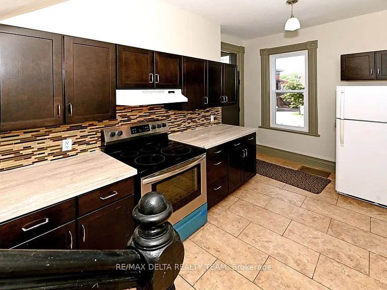 355 Bronson Ave — Photo 4