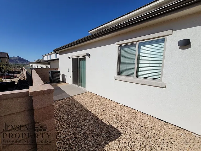538 N 550 W — Photo 22