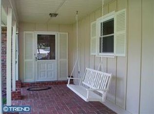 2 Ranch Ct, Newark, DE 19711