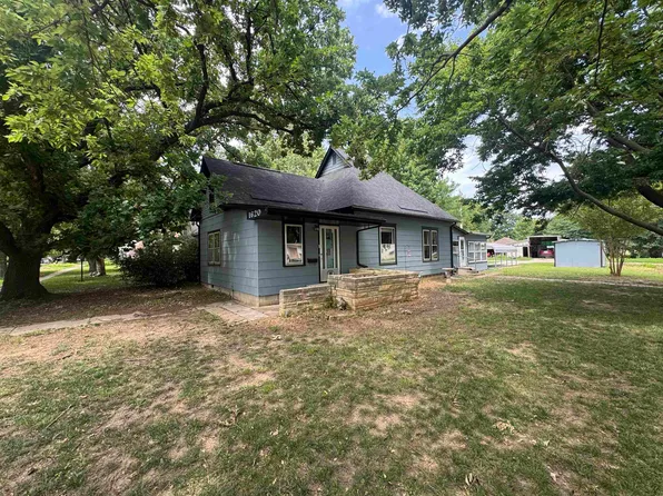 1620 Fuller St, Winfield, KS 67156