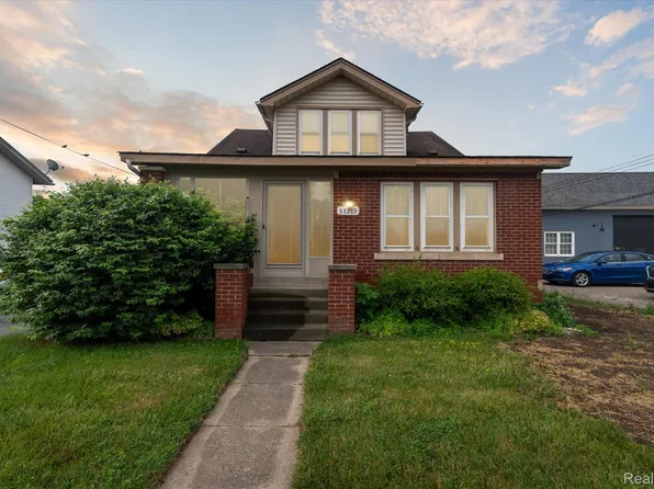 37289 Evans St, New Boston, MI 48164