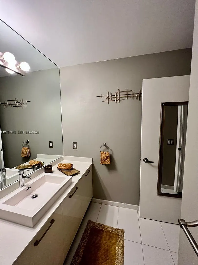 Centro Condo — Photo 3