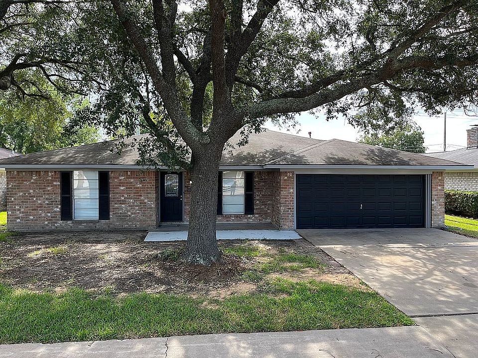 1st image of 914 S Kaufman Dr