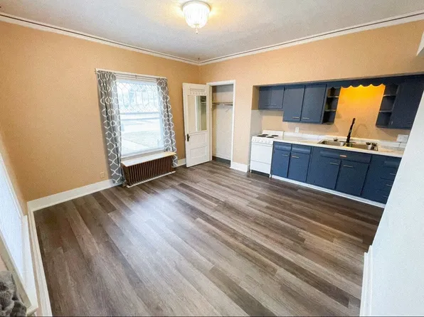 3721 Cottage Grove Ave, Des Moines, IA