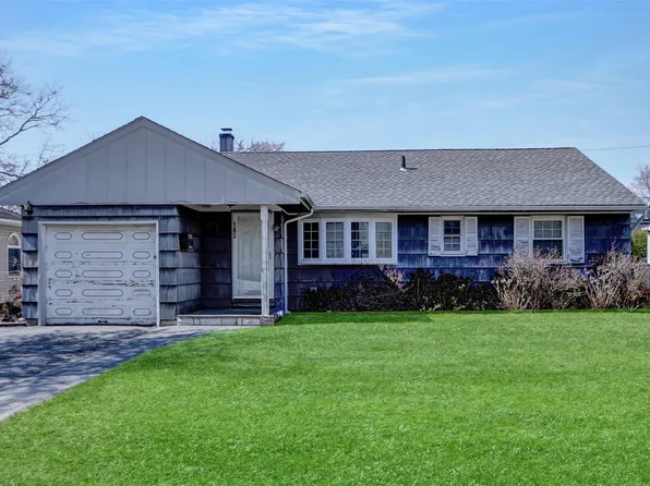 182 Hungry Harbor Road, Valley Stream, NY 11581