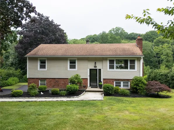 63 Dixon Road, Mahopac, NY 10512