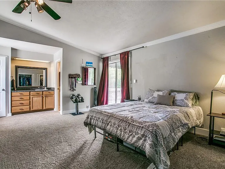 1330 El Camino Real — Photo 19