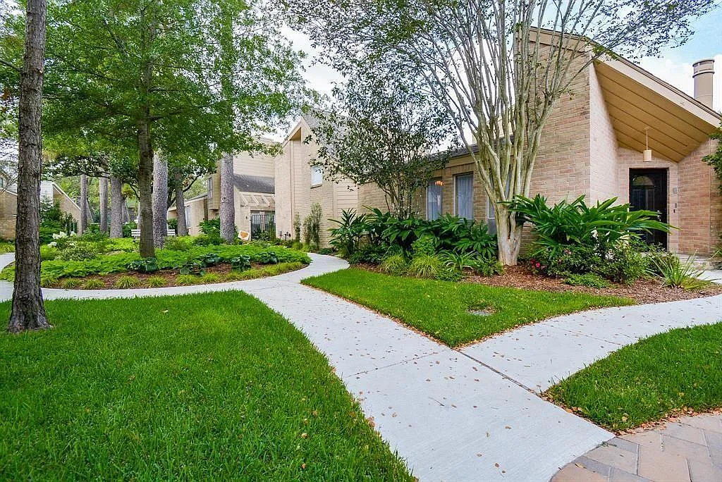 2 bed, 2.5 bath, 1802 sqft, $2,900 — Photo 1