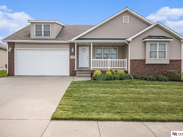 7324 N 18th St, Lincoln, NE 68521