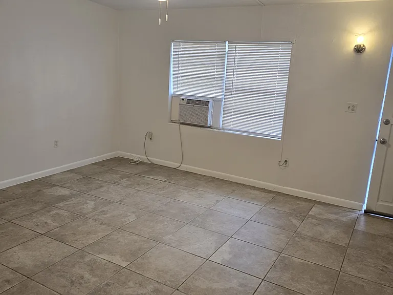 2326B Shenandoah Rd #2 — Photo 5