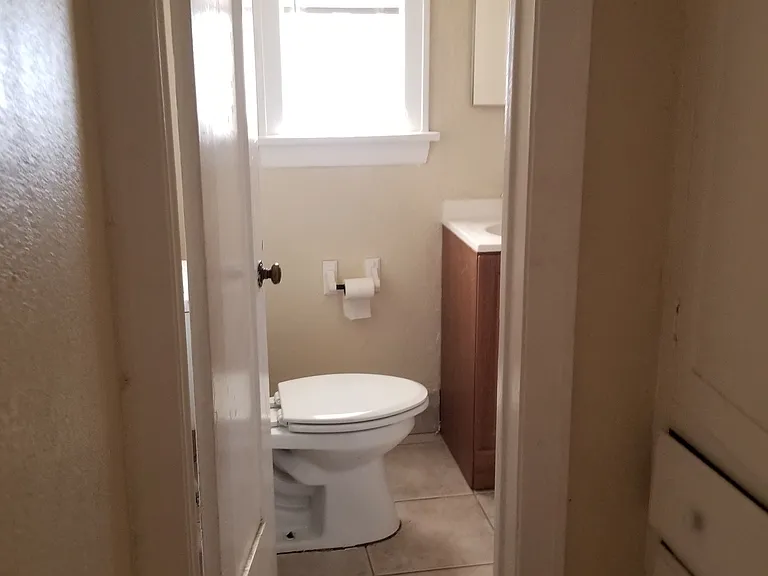 1089 Coronado Ave — Photo 3