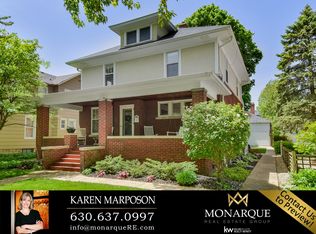 21 S Wright St, Naperville, IL 60540