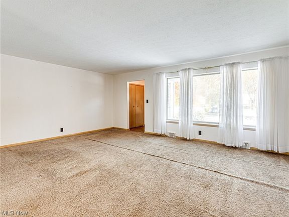 2nd image of 6862 Westview Dr