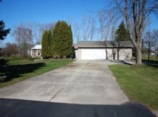 N2115 North Rd, Hortonville, WI 54944