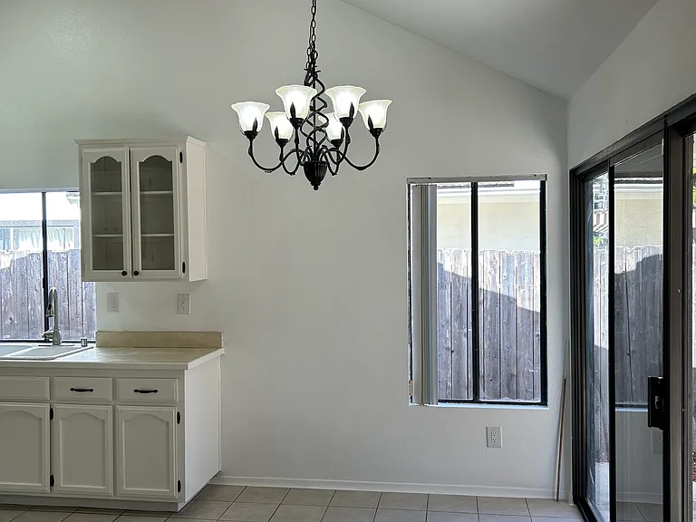 4337 Manzanita Way — Photo 3