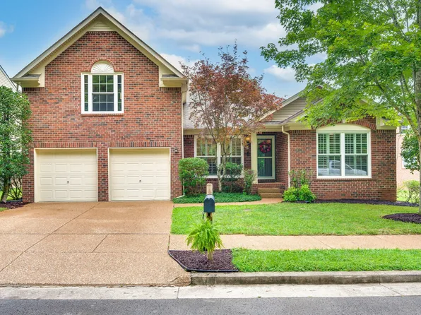 8444 Beautiful Valley Dr, Nashville, TN 37221
